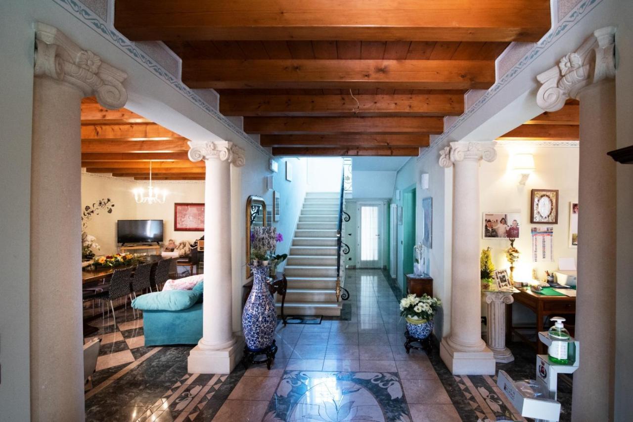 Villa Mari 蒙塔尼亚纳 外观 照片